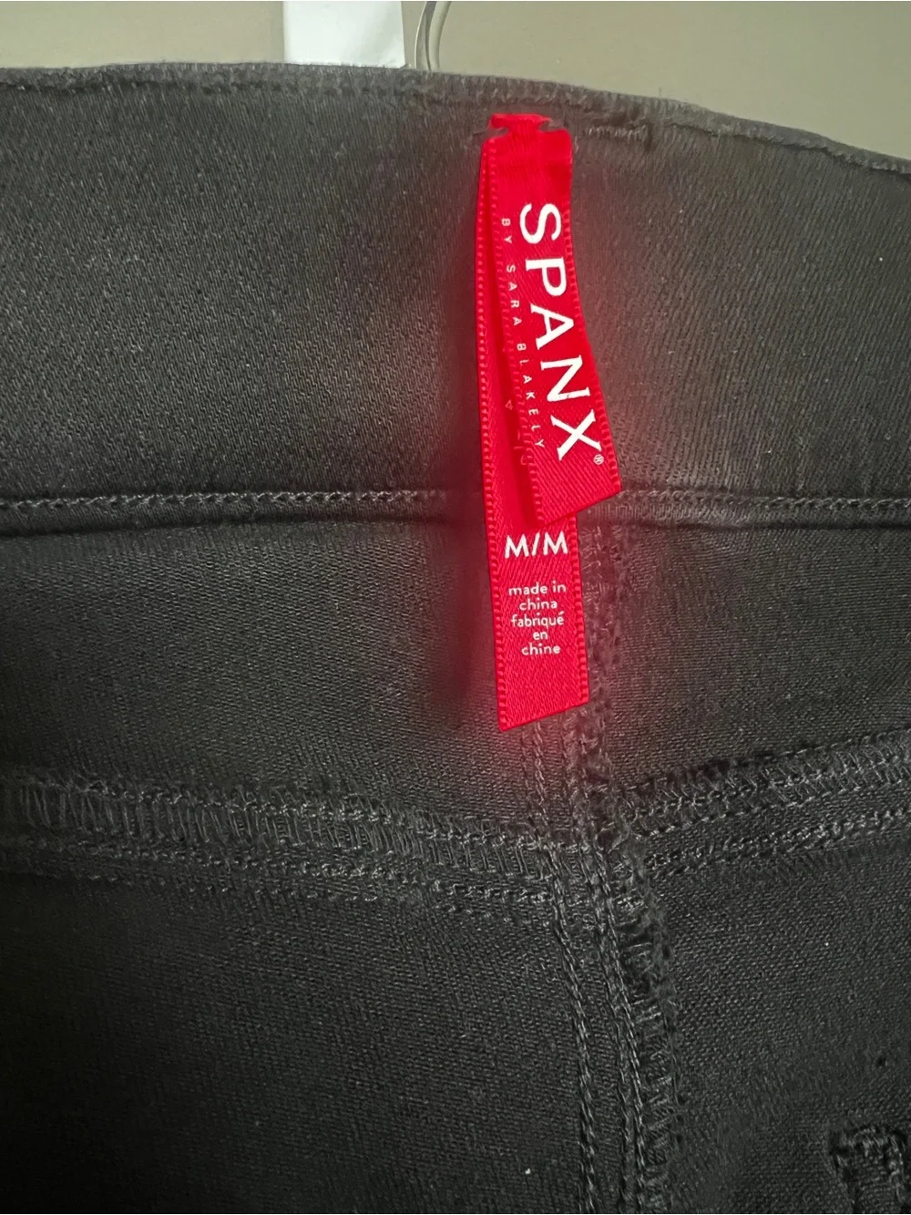 Spanx EveryWear Pull On Kick Flare Jeans Cropped Smooth Tummy High Rise Blk M - Picture 10 of 12